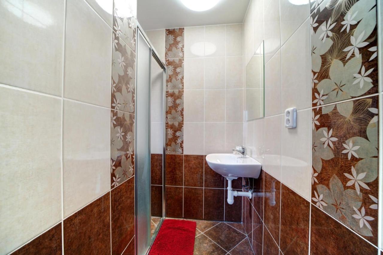 Plumlov Hotel Zlechov מראה חיצוני תמונה