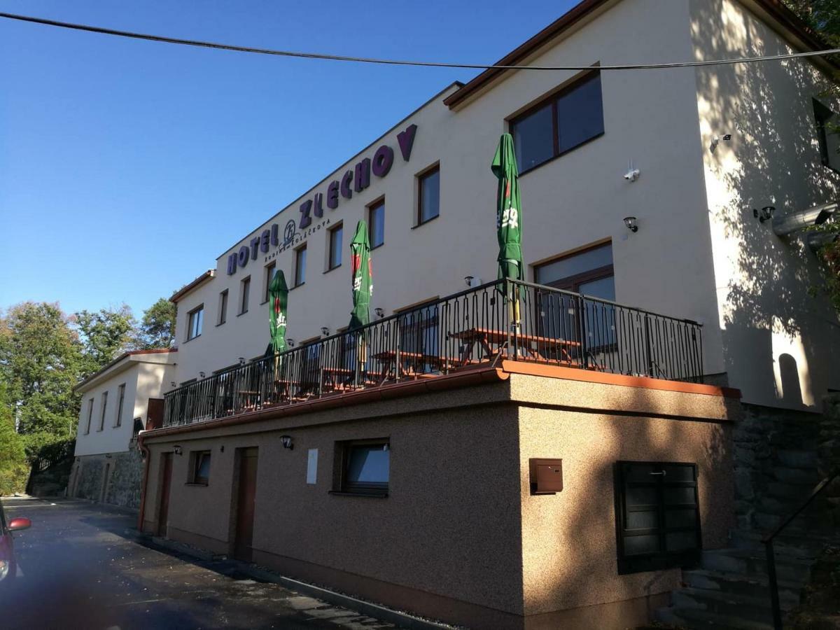 Plumlov Hotel Zlechov מראה חיצוני תמונה