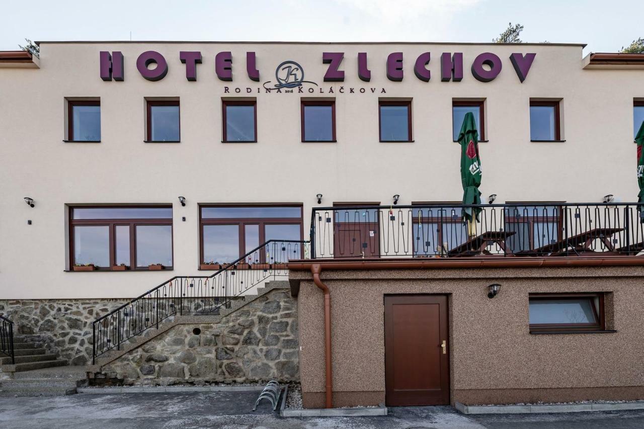 Plumlov Hotel Zlechov מראה חיצוני תמונה